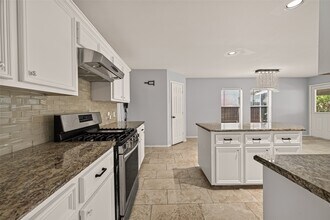 Building Photo - 12819 Wisteria Park Dr