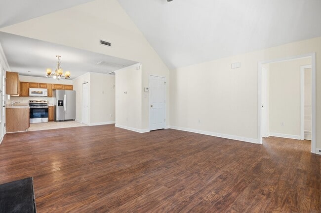 Building Photo - Ranch home in North East Raleigh: Available Now