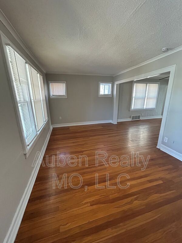 Building Photo - 6227 Rockhill Rd