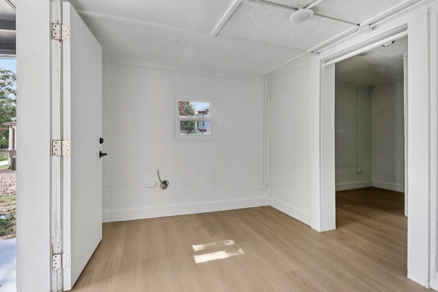 Foto del edificio - 1105 N Sylvania Ave