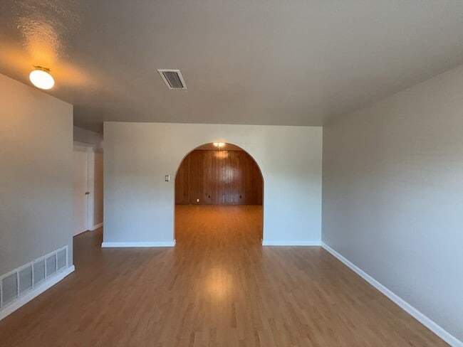 Building Photo - 603 Shelmar Dr