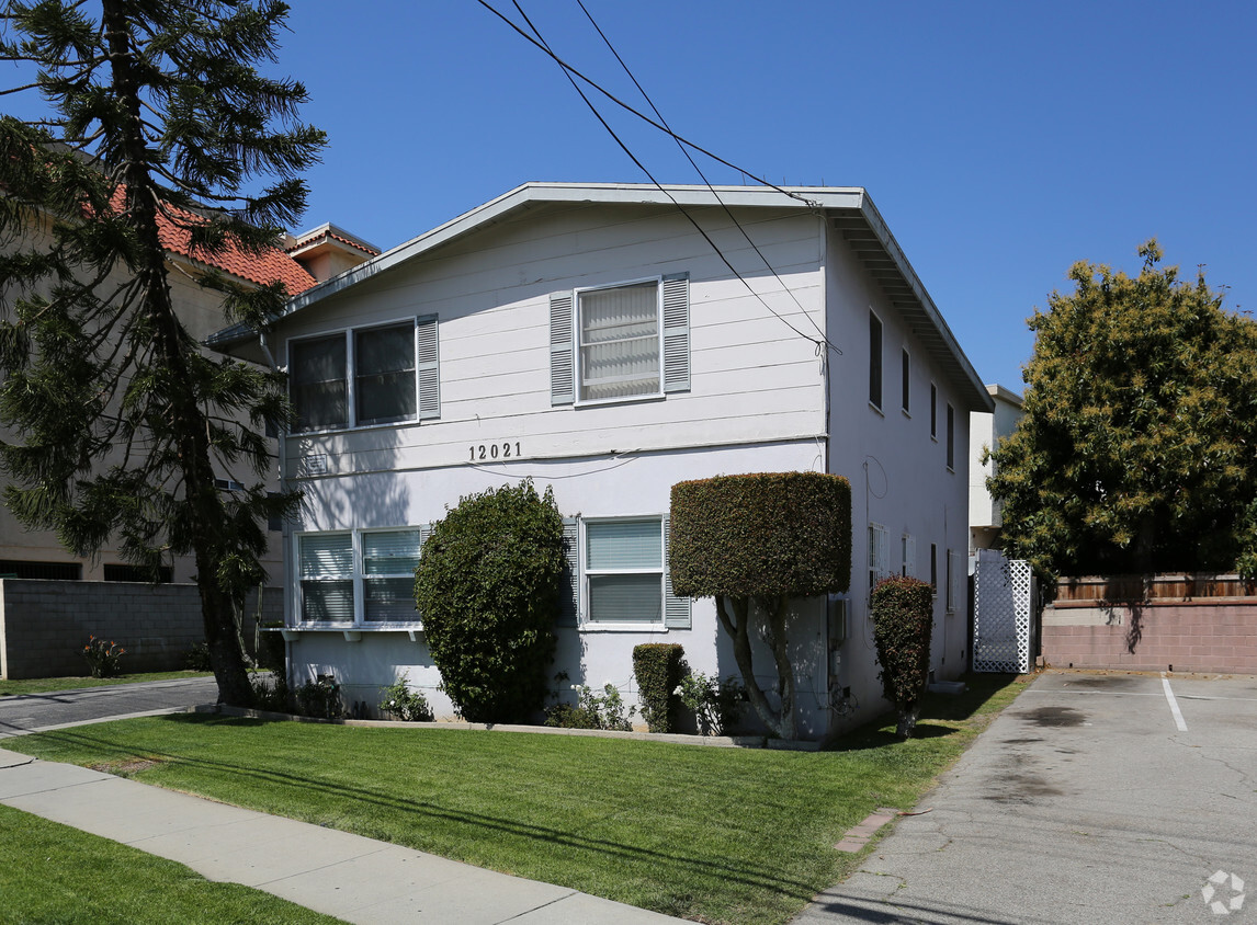Building Photo - 12021 Louise Ave