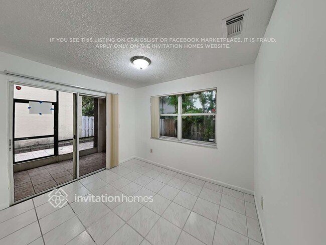 Foto del edificio - 9912 NW 9th Ct
