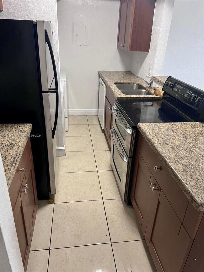 Foto del edificio - 4527 Treehouse Ln