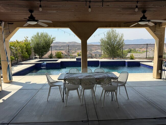 Foto del edificio - 22360 Driftwood Ct