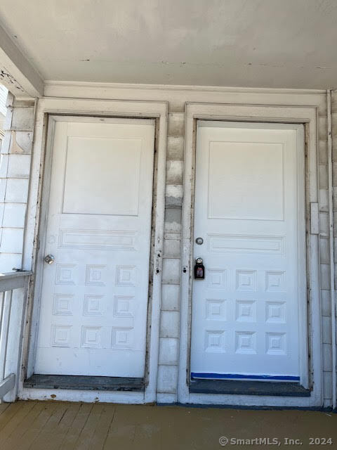 Building Photo - 118 E Farm St