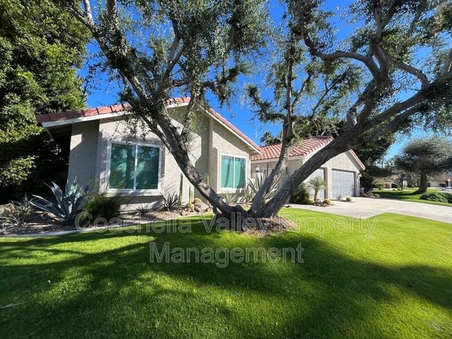 Building Photo - 39866 Newcastle Dr