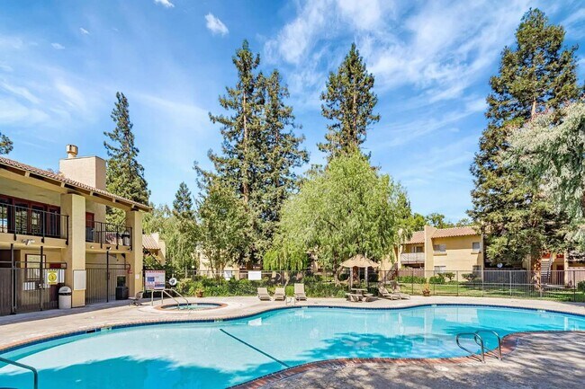 Foto del edificio - 247 N Capitol Ave