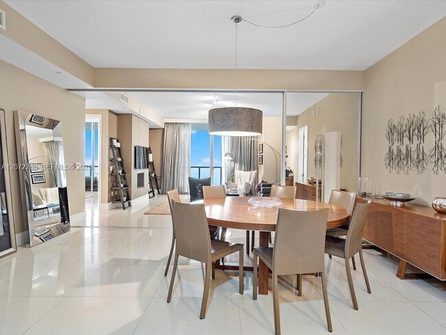 Foto del edificio - 9705 Collins Ave