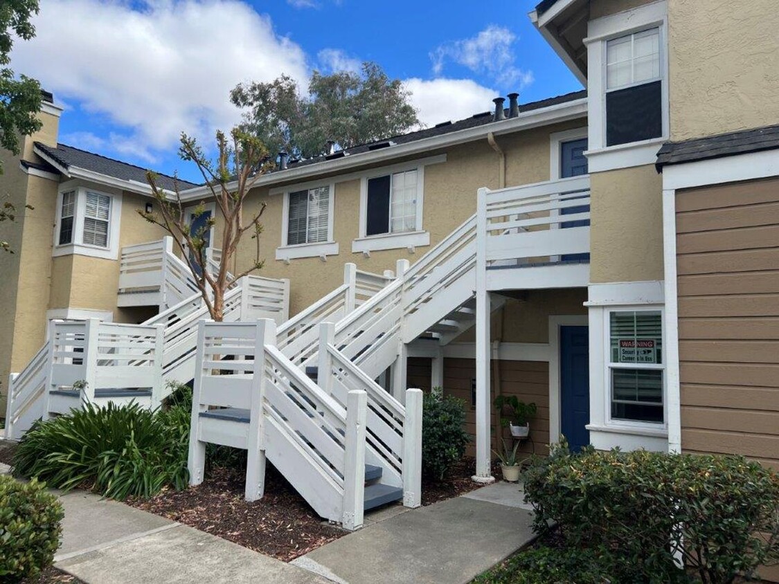 Foto principal - Remodeled 1 Bedroom Condo Fairfield *Star ...