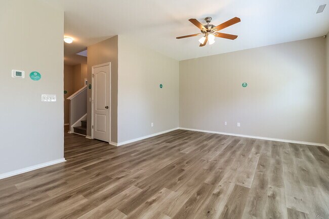 Building Photo - 283 Rowan Dr