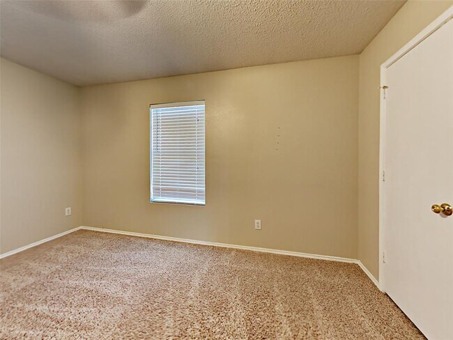Building Photo - 16100 Blanco Ln