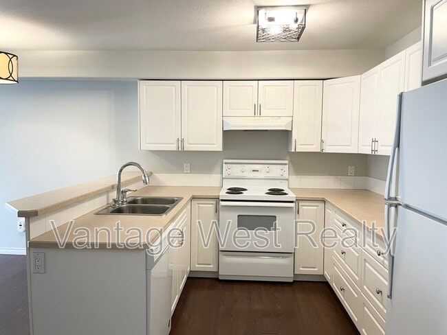 Building Photo - 2425-2425 Mt Baldy Dr