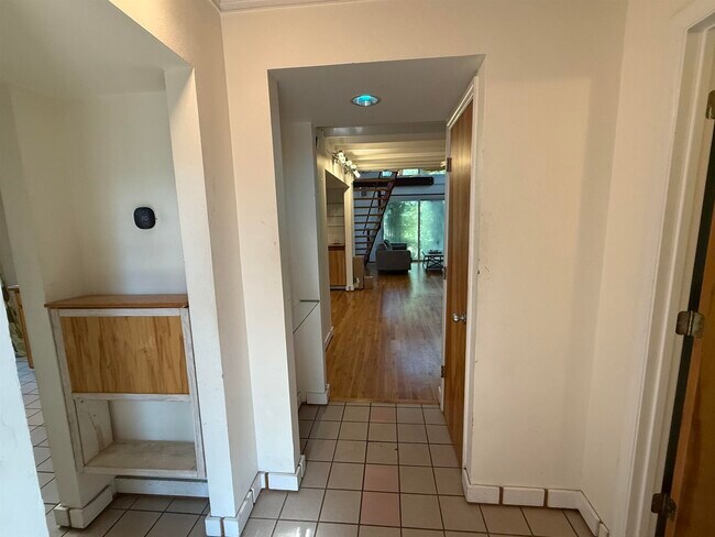 Foto del edificio - 1828 S Magnolia Dr