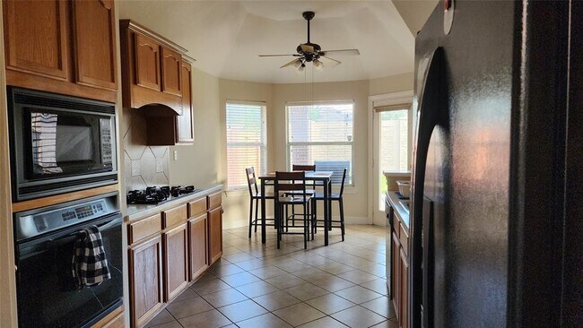 Building Photo - 12611 Summerwood Glen