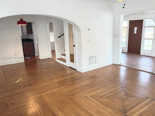 Foto del edificio - 2346 SW 20th St