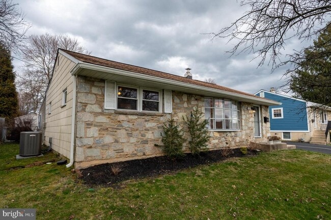 Building Photo - 2597 Carrell Ln