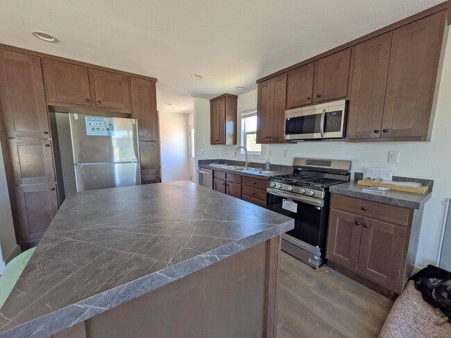 Building Photo - 6656 Pentz Rd