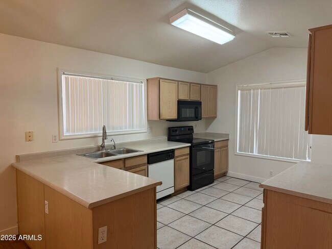 Foto del edificio - 9247 W Brown St