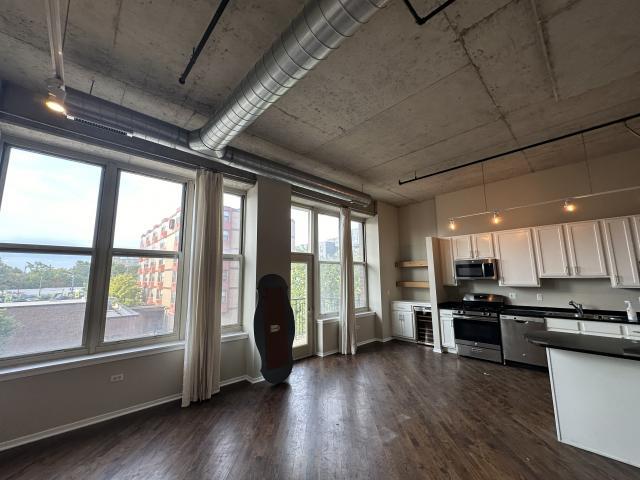 Foto principal - 1 bedroom in Chicago IL 60607