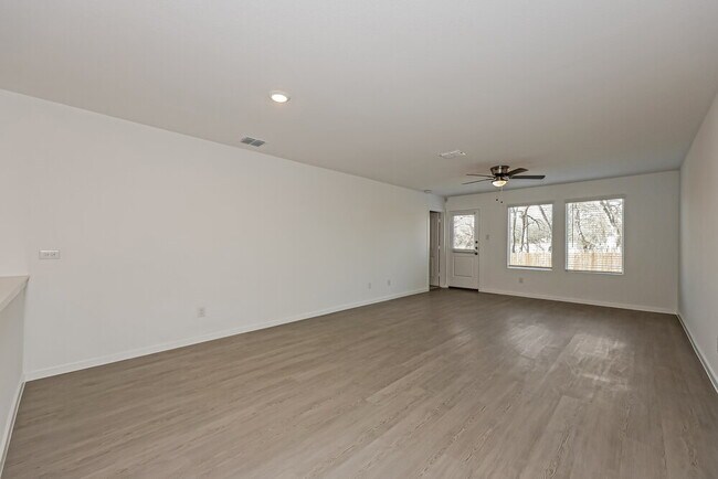 Foto del edificio - 122 Willow Wy