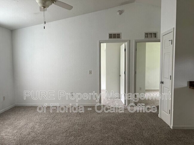 Foto del edificio - 213 Oak Ln