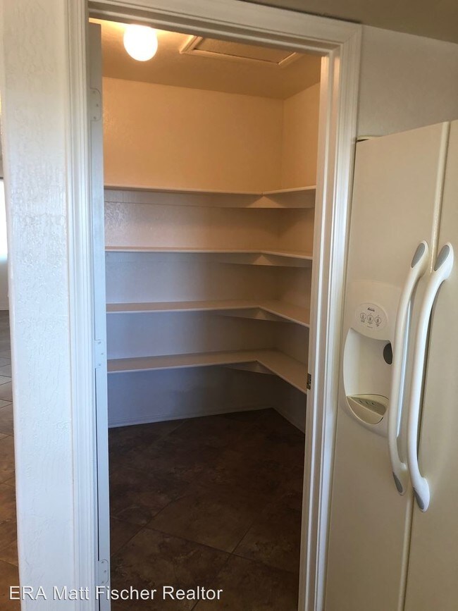 Foto del edificio - 4 br, 3 bath House - 2684 S. 39th Dr.