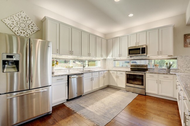 Foto del edificio - 313 Cowal Dr S