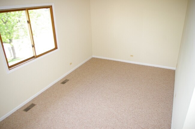Foto del edificio - 315 Creekside Dr