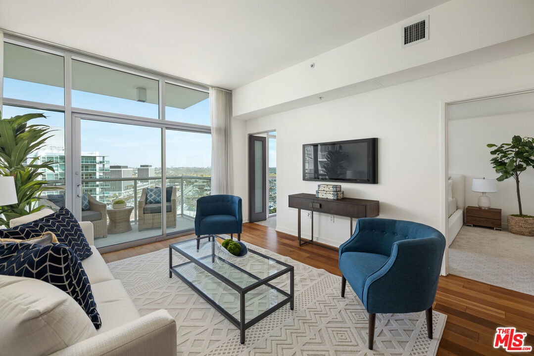 Foto principal - 13700 Marina Pointe Dr