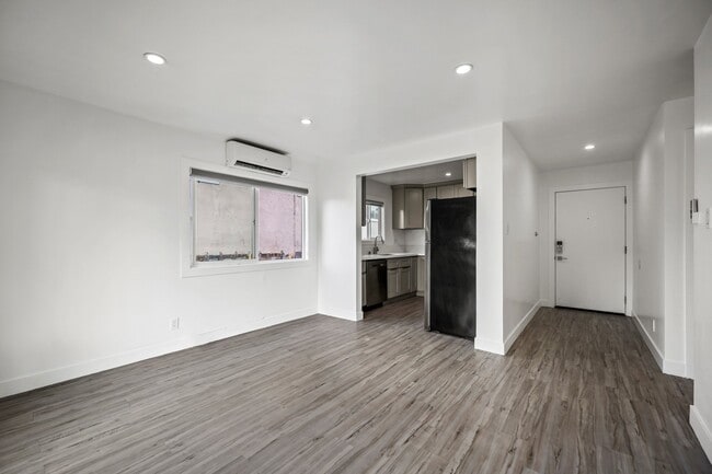 Foto del edificio - 1101 N Flower St