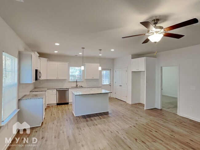 Foto del edificio - 203 S Skyland Dr