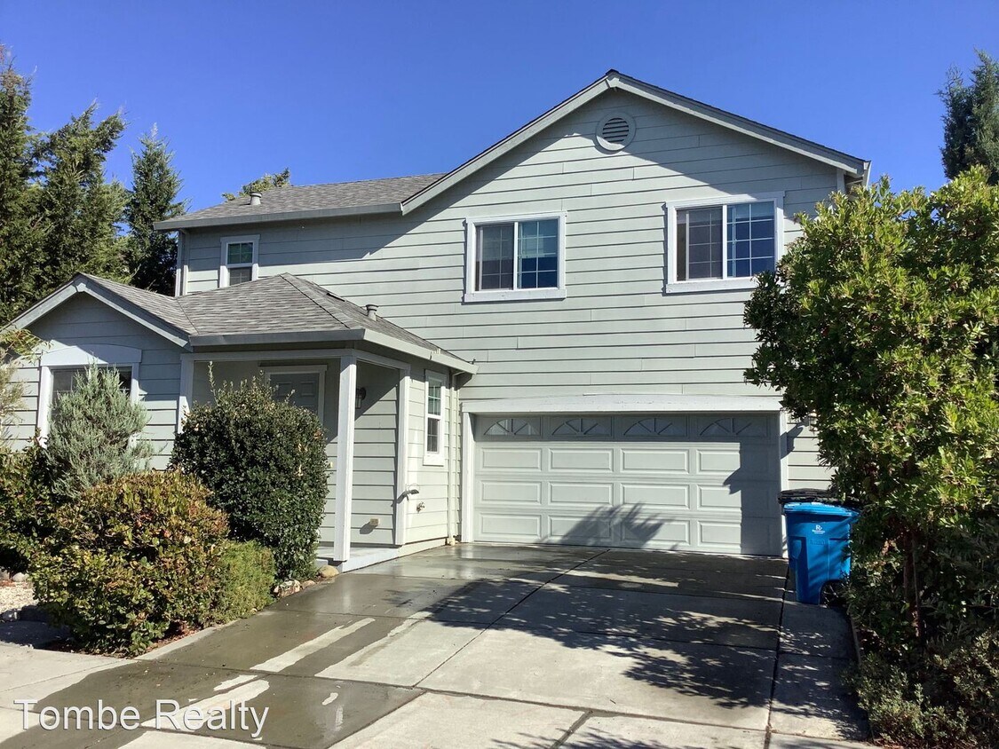 Primary Photo - 3 br, 2.5 bath House - 2068 Pascal Street