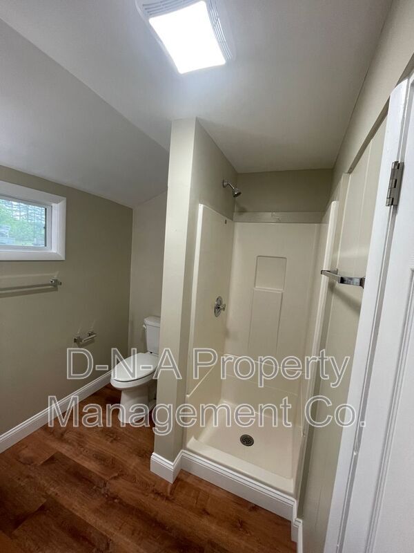 Foto del edificio - 240 Acres Rd
