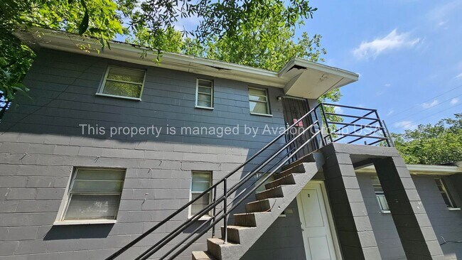 Building Photo - 1716 Whitner St