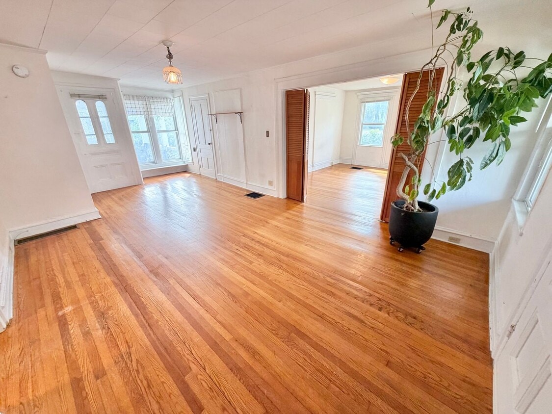 Photo - 10787 Rte 116