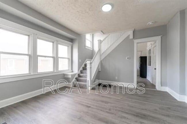 Photo - 1037 N Parker Ave House