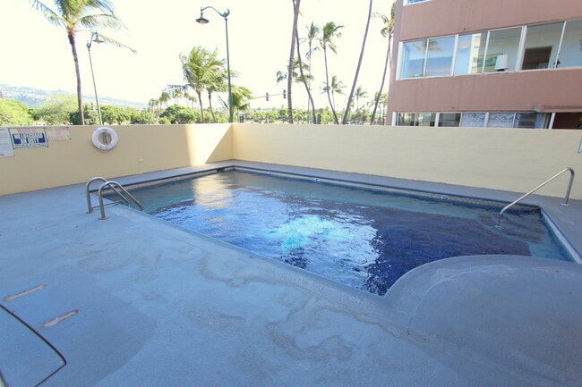 Photo - **KEALANI 2BD/2BA/1PK WAIKIKI CONDO FOR RENT**