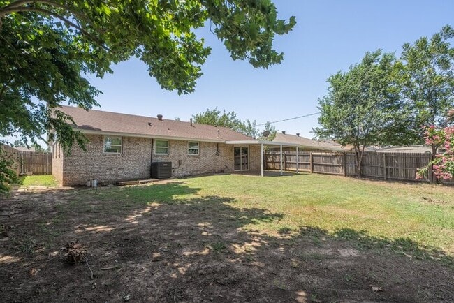 Building Photo - 4713 Newport Dr