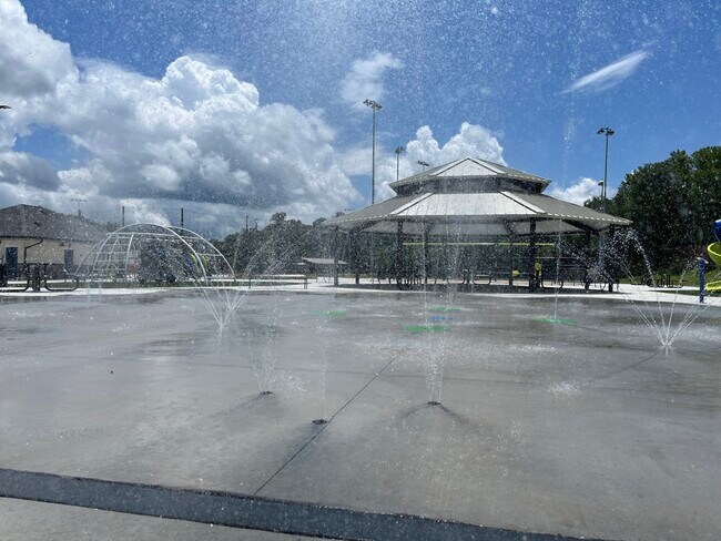 Foto del edificio - 204 E Louisiana Ave
