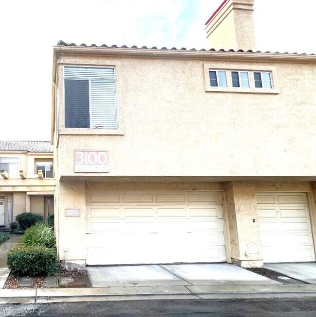 Building Photo - Lovely 3 Bedrooms, 2.5 Bathrooms Townhome ...