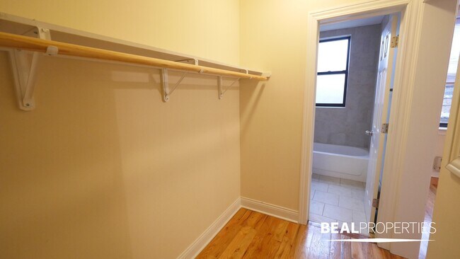 Foto del edificio - 818 W Diversey Pkwy