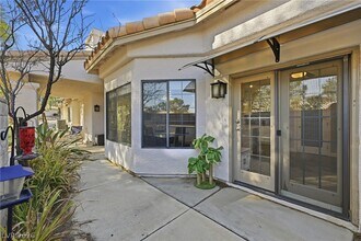 Building Photo - 250 Garfield Dr