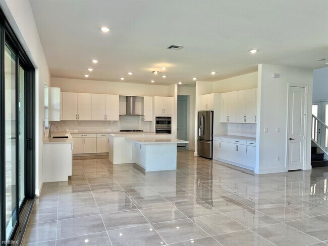 Foto del edificio - 5 br, 5.5 bath House - 12745 Bayside Ct