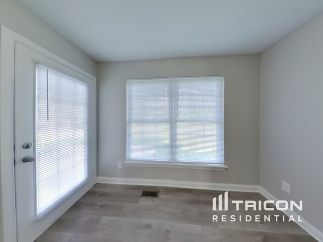 Foto del edificio - 4609 Clairmont Dr