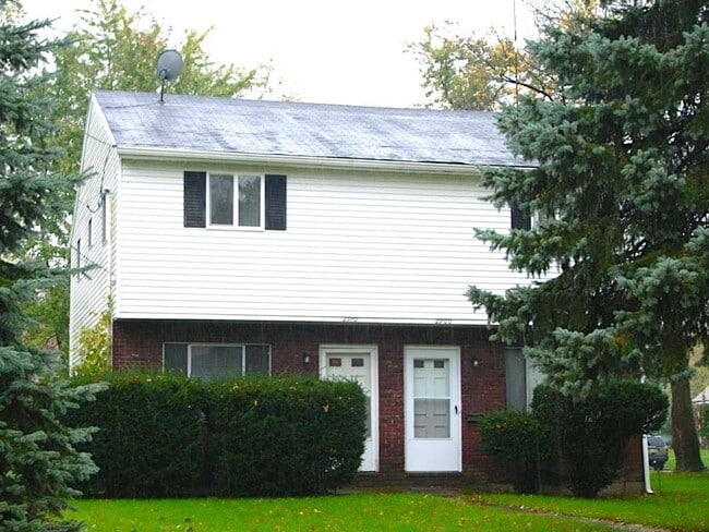 Building Photo - 2900 Crehore St