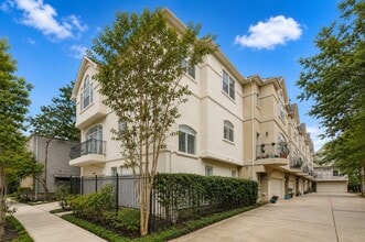 Building Photo - 1412 Castle Ct