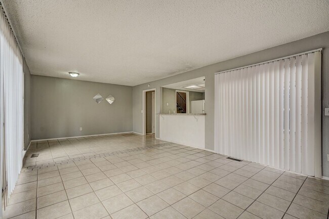 Building Photo - Bradfred Street 3815/3817