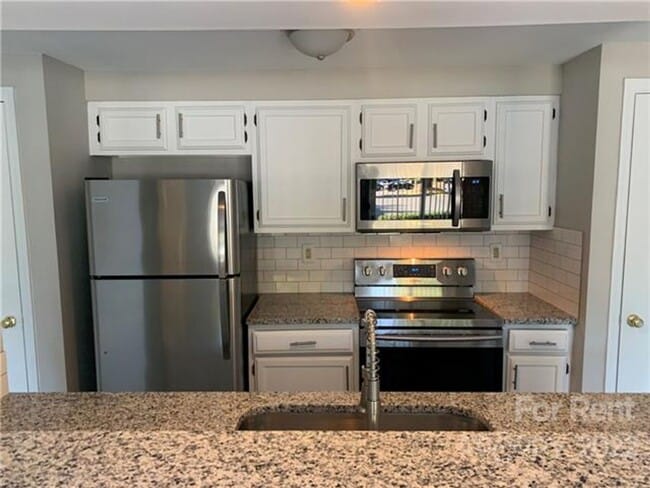 Building Photo - Renovated two bedroom, two bath unit locat...