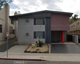 Building Photo - 13418 Moorpark St